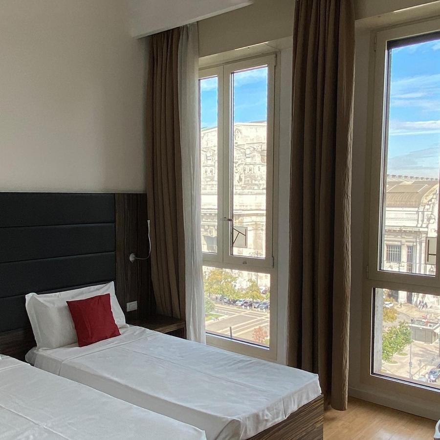 Ih Hotels Milano Centrale Guest House Exterior foto